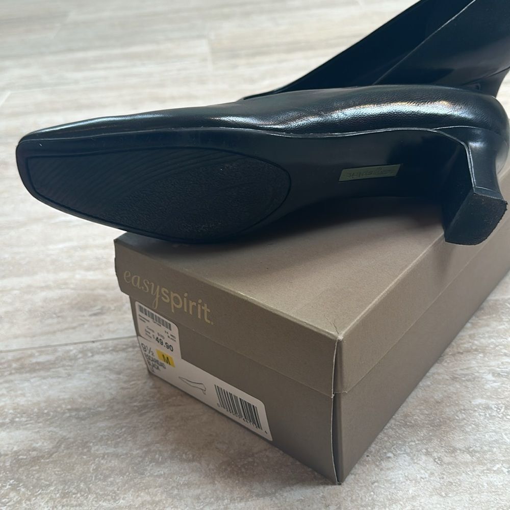Easy Spirit Escaridad Black pump – size 9 1/2 - Picture 8 of 8